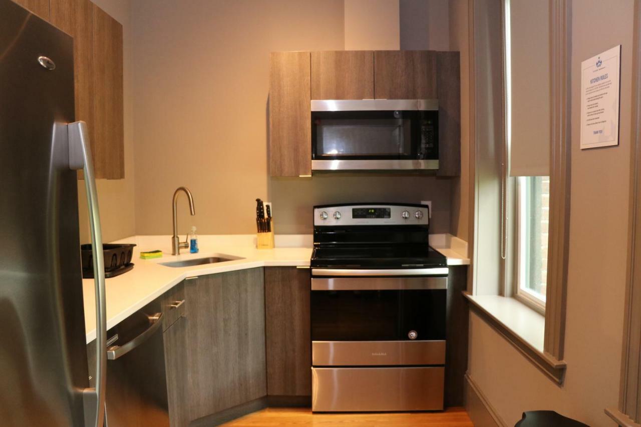 A Stylish Stay W/ A Queen Bed, Heated Floors.. #26 Brookline Exterior photo